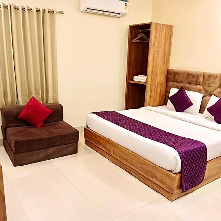 Hampton Hotel - 200 Mt From Golden Temple アムリトサル エクステリア 写真