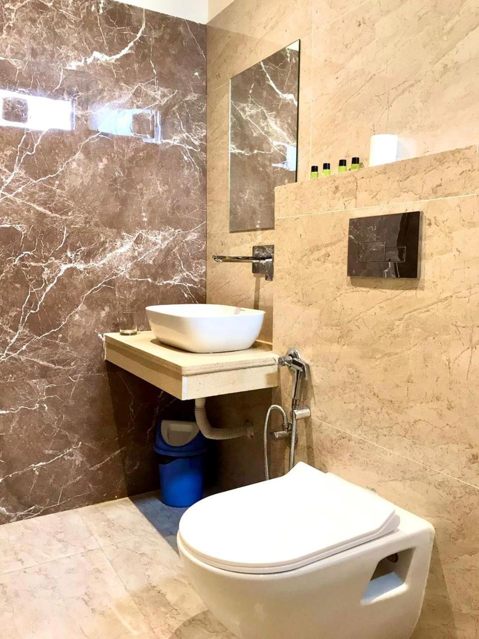 Hampton Hotel - 200 Mt From Golden Temple アムリトサル エクステリア 写真